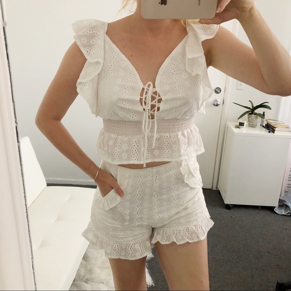 Gorgeous lace two piece SET (shorts & top) 🥰